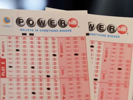 Câștigătorul unui premiu de 900 milioane USD la loto în SUA a preferat plata unică a sumei