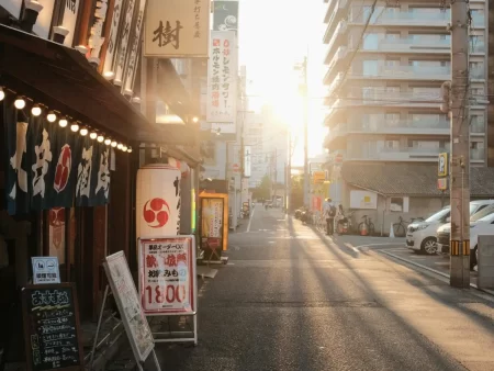 Un bărbat din Japonia a câștigat 3,8 milioane de dolari la Loto și a trait luni de zile în lux fără ca soția să știe