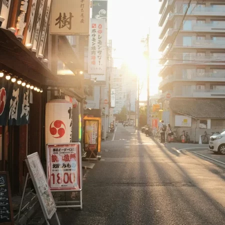 Un bărbat din Japonia a câștigat 3,8 milioane de dolari la Loto și a trait luni de zile în lux fără ca soția să știe