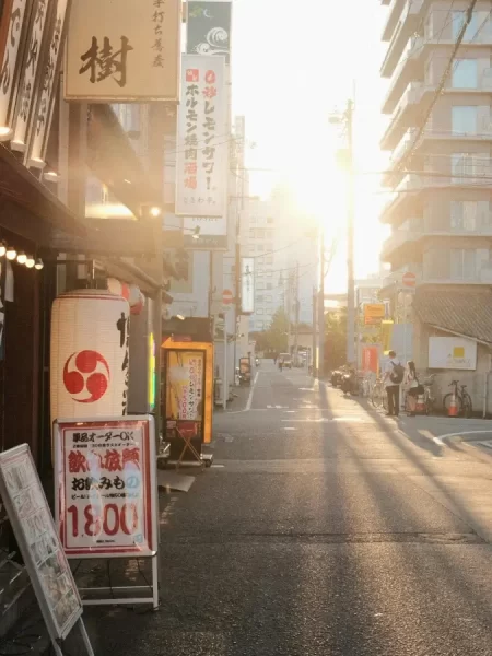 Un bărbat din Japonia a câștigat 3,8 milioane de dolari la Loto și a trait luni de zile în lux fără ca soția să știe